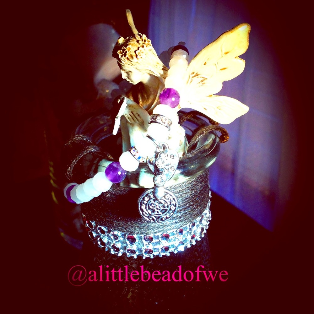 Iridescent  & amethyst glass Beaded Bracelet